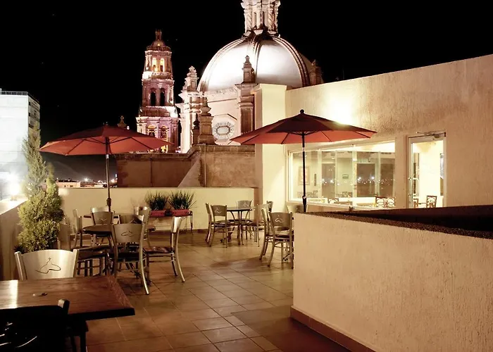 Hotel near College: Hotel Plaza Chihuahua